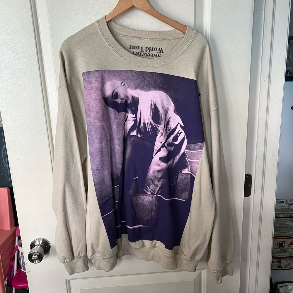 Ariana Grande Pullover